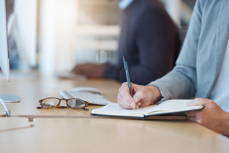 How to Write a Standout Resume That Gets Noticed by American Employers