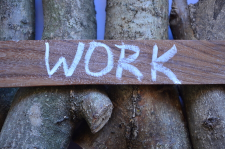 Recognizing the Early Warning Signs of Burnout: A Manager’s Toolkit