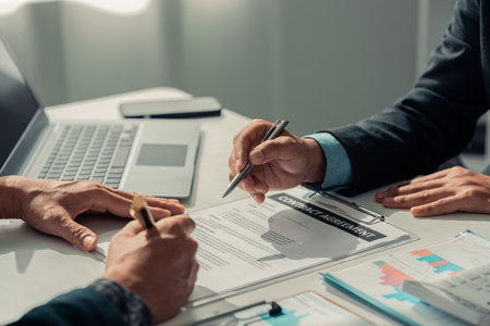 Balancing Big Job Boards and Local Listings: Strategies for Success