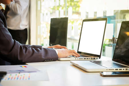 How to Use Labor Market Information and Salary Data for Career Planning in the U.S.